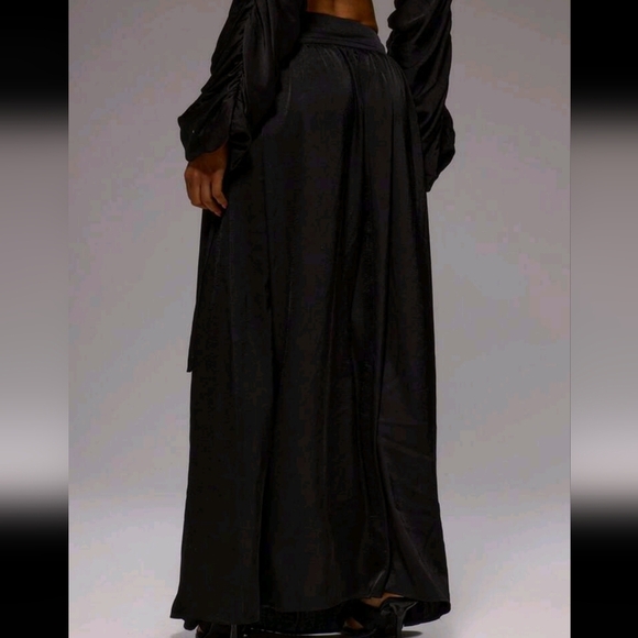 Low Rise Draped Floaty Satin Elegant Maxi Skirt Only For Summer Vacation - Picture 4 of 4